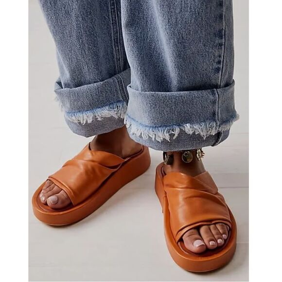 FREE PEOPLE BUENO SUMNER SANDALS - Picture 2 of 4